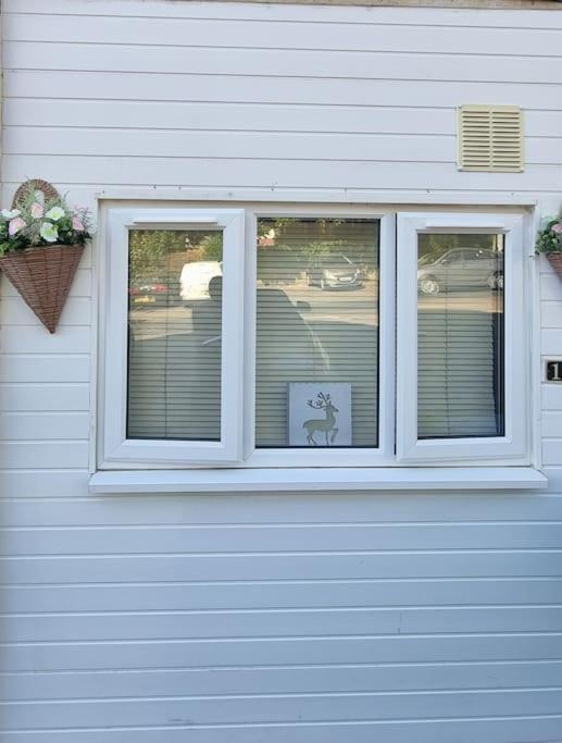 Flat, Close To O2 Arena And Airport Apartment